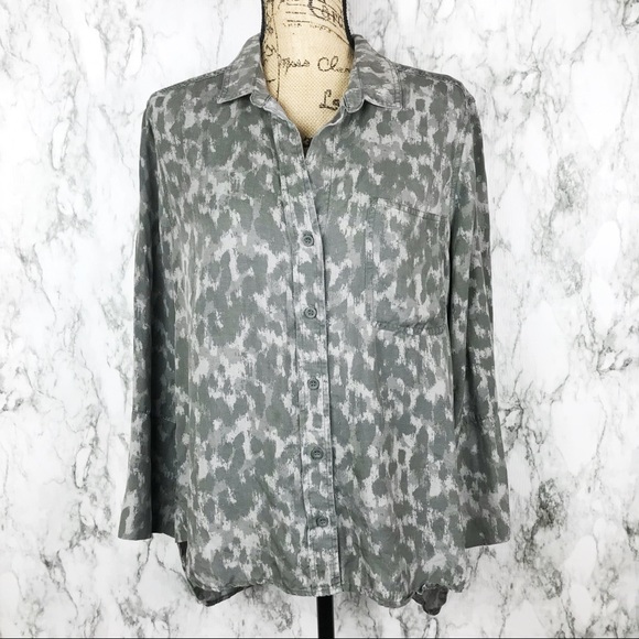 cloth & stone Tops - CLOTH & STONE gray cheetah print button up medium